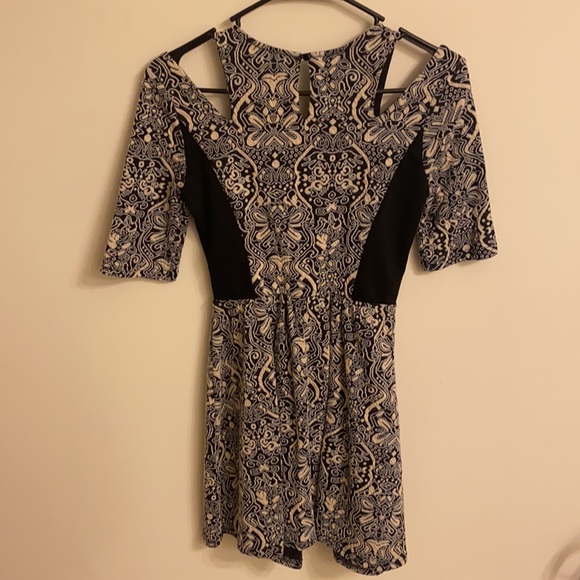 NWT Unique Embroidered Skater Dress - Picture 2 of 3